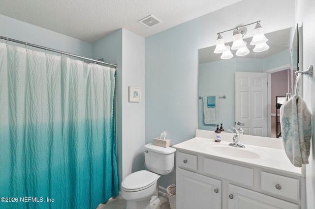 6975 ROUNDLEAF Drive, Jacksonville, FL 32258