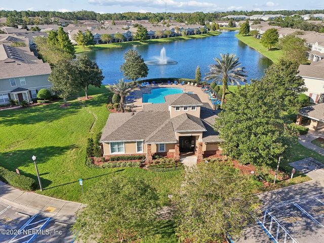 6975 ROUNDLEAF Drive, Jacksonville, FL 32258