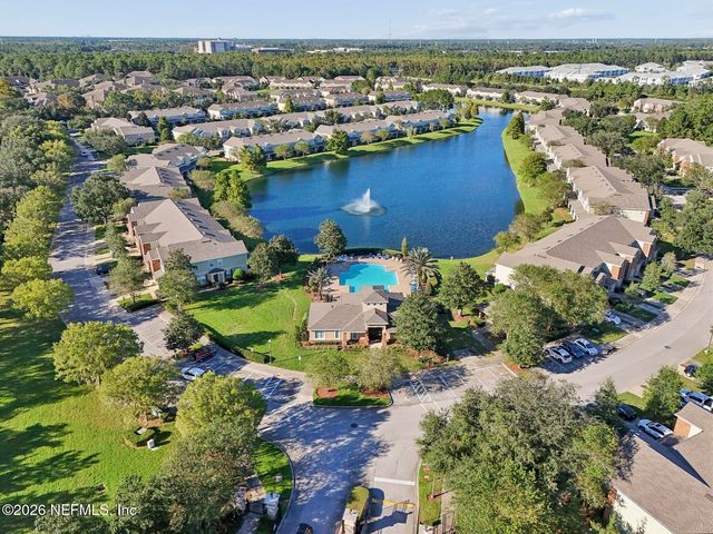 6975 ROUNDLEAF Drive, Jacksonville, FL 32258