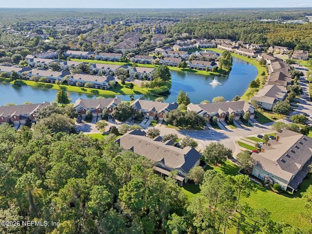 6975 ROUNDLEAF Drive, Jacksonville, FL 32258