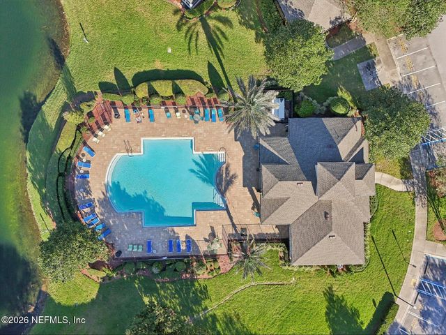 6975 ROUNDLEAF Drive, Jacksonville, FL 32258