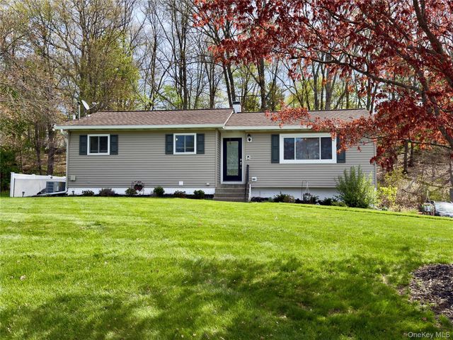 22 Buttermilk Drive, Poughkeepsie, NY 12601