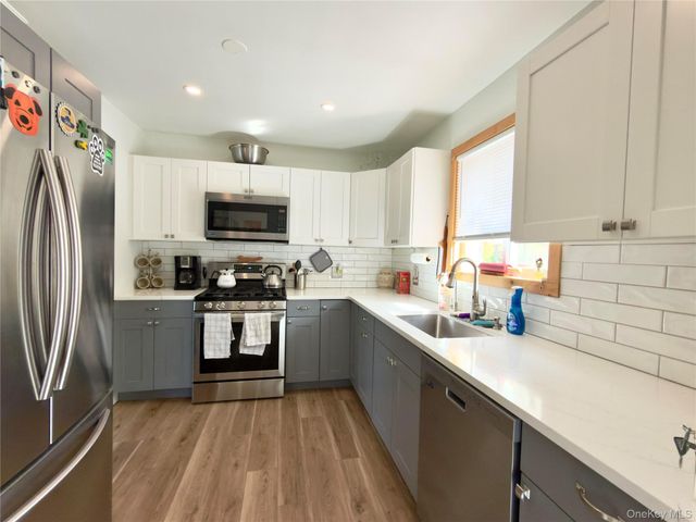 22 Buttermilk Drive, Poughkeepsie, NY 12601