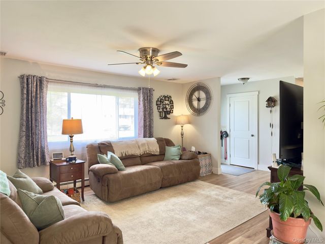22 Buttermilk Drive, Poughkeepsie, NY 12601