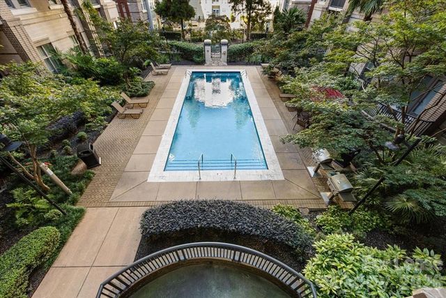 718 Trade Street 204, Charlotte, NC 28202