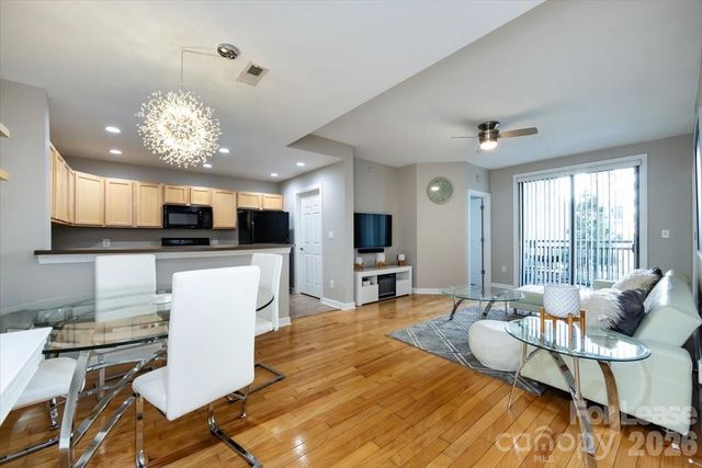 718 Trade Street 204, Charlotte, NC 28202