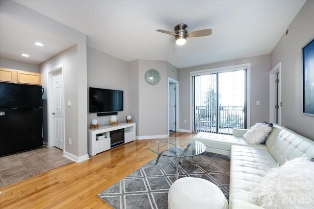 718 Trade Street 204, Charlotte, NC 28202