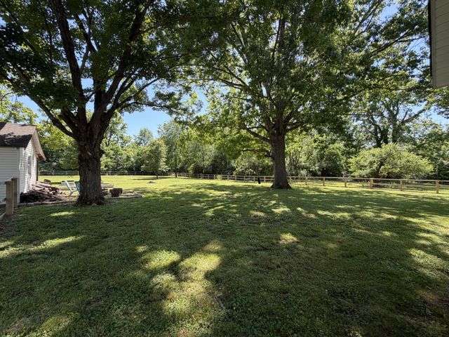 1610 Cairo Rd, Gallatin, TN 37066