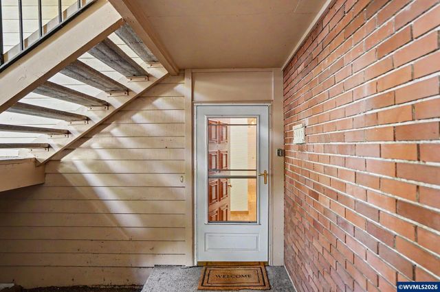 2465 Crestview Dr S, Salem, OR 97302