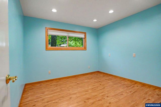 2465 Crestview Dr S, Salem, OR 97302