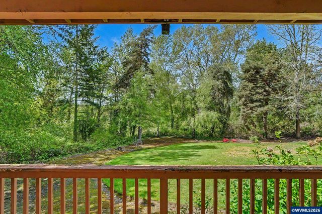 2465 Crestview Dr S, Salem, OR 97302