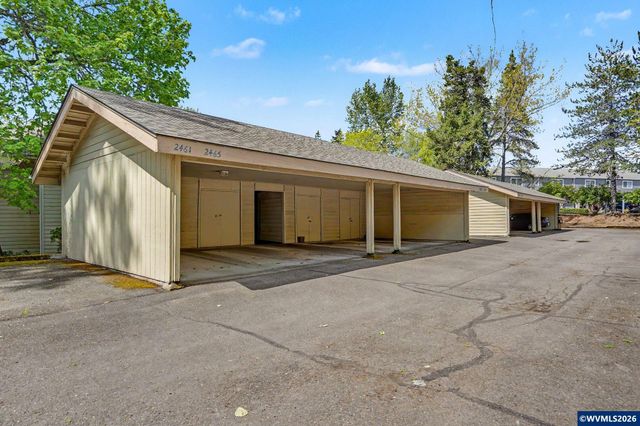 2465 Crestview Dr S, Salem, OR 97302