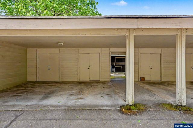 2465 Crestview Dr S, Salem, OR 97302