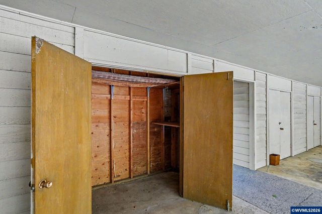 2465 Crestview Dr S, Salem, OR 97302