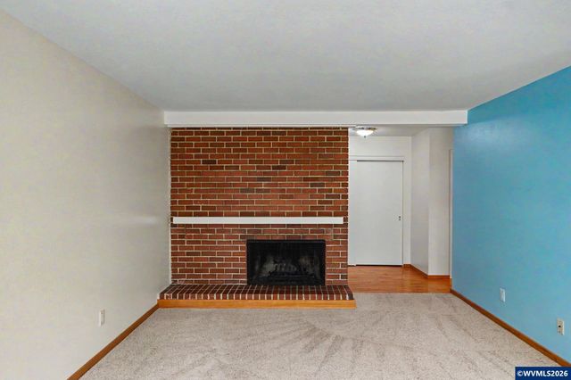 2465 Crestview Dr S, Salem, OR 97302