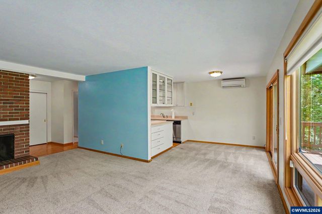 2465 Crestview Dr S, Salem, OR 97302