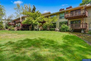 2465 Crestview Dr S, Salem, OR 97302