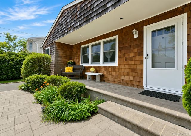34 Barrett Avenue, Bayport, NY 11705