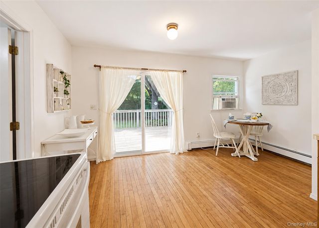 34 Barrett Avenue, Bayport, NY 11705