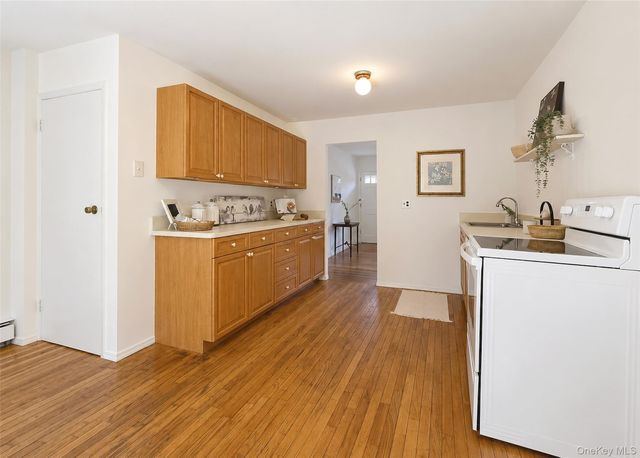 34 Barrett Avenue, Bayport, NY 11705