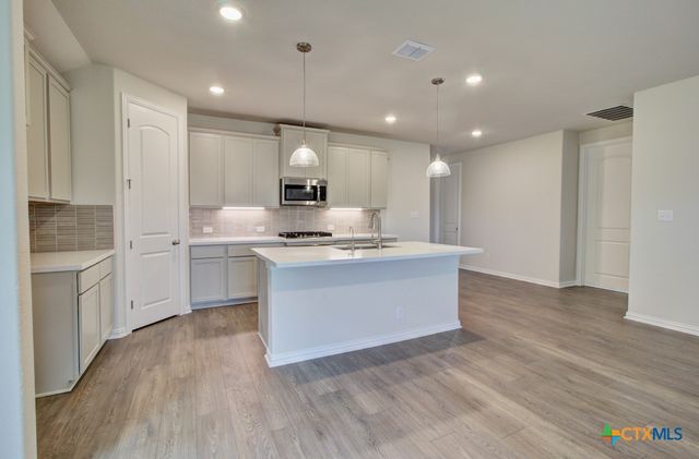 927 Creek Bed Drive, New Braunfels, TX 78130