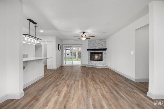 405 Pilgrim Avenue, Taft, CA 93268