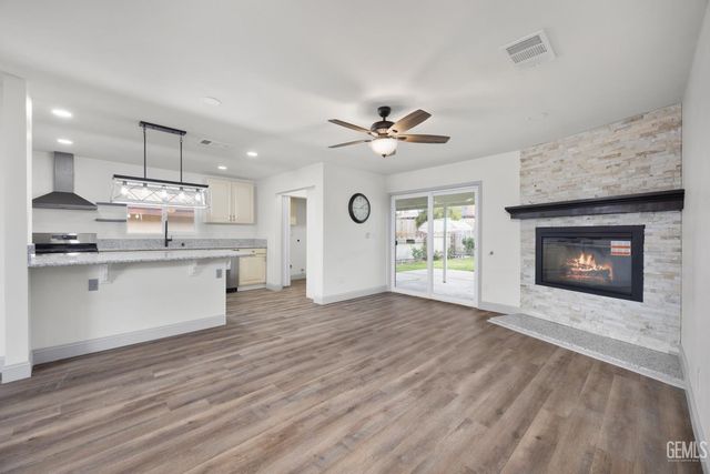 405 Pilgrim Avenue, Taft, CA 93268