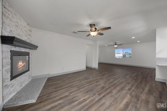 405 Pilgrim Avenue, Taft, CA 93268