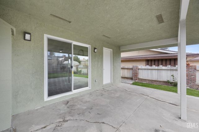 405 Pilgrim Avenue, Taft, CA 93268