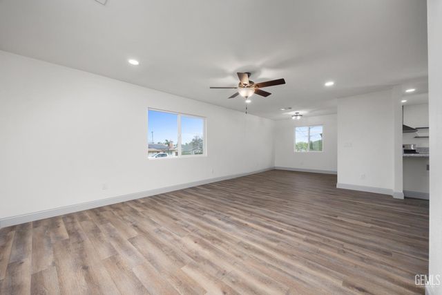 405 Pilgrim Avenue, Taft, CA 93268