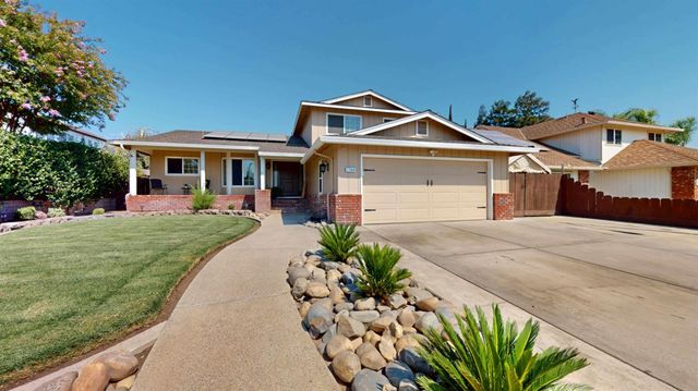 1744 Hyde Park Ln, Manteca, CA 95336