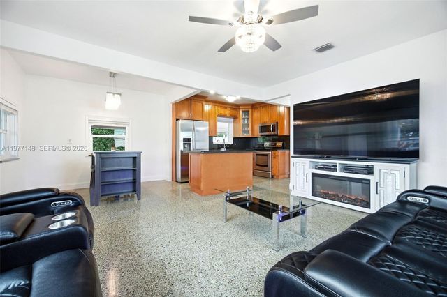 1455 NE 180th St, North Miami Beach, FL 33162