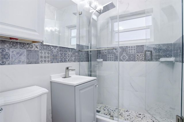 1455 NE 180th St, North Miami Beach, FL 33162