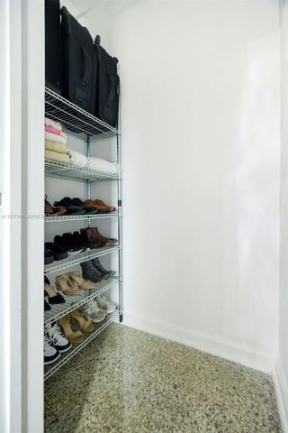 1455 NE 180th St, North Miami Beach, FL 33162