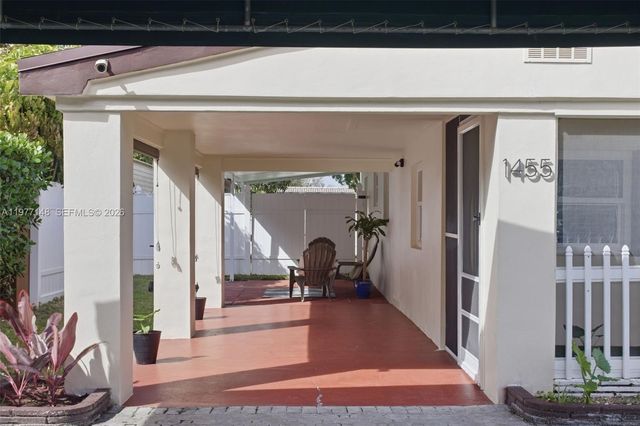 1455 NE 180th St, North Miami Beach, FL 33162