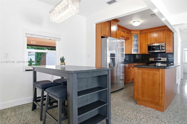 1455 NE 180th St, North Miami Beach, FL 33162