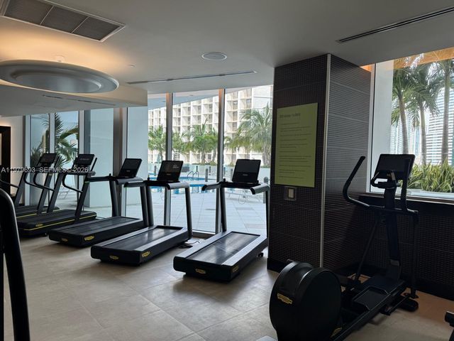 200 Biscayne Boulevard Way 3711, Miami, FL 33131