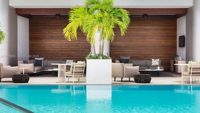 200 Biscayne Boulevard Way 3711, Miami, FL 33131