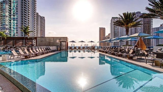 200 Biscayne Boulevard Way 3711, Miami, FL 33131