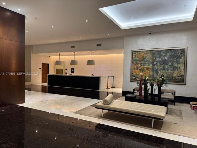 200 Biscayne Boulevard Way 3711, Miami, FL 33131