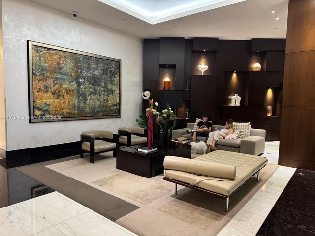 200 Biscayne Boulevard Way 3711, Miami, FL 33131