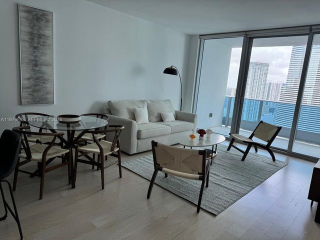 200 Biscayne Boulevard Way 3711, Miami, FL 33131