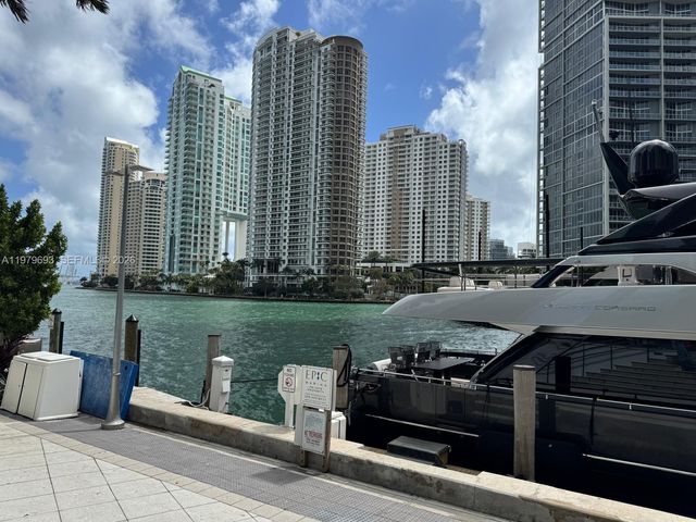 200 Biscayne Boulevard Way 3711, Miami, FL 33131