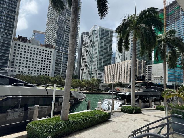 200 Biscayne Boulevard Way 3711, Miami, FL 33131