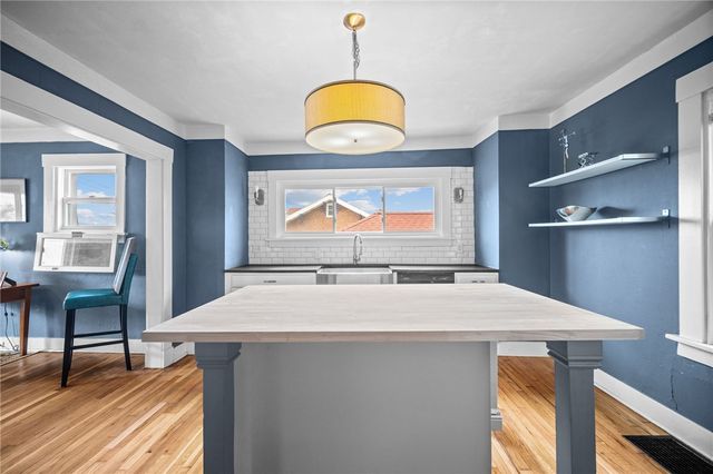 1406 Hampshire Ave, Beechview, PA 15216