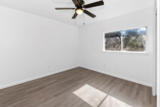 500 Honeysuckle DR, Cedar Park, TX 78613