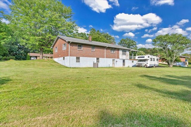 591 Wall Street ST, Bassett, VA 24055