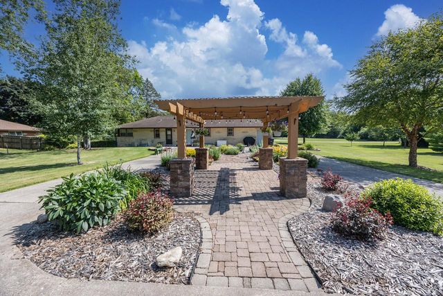 N58W21816 Maclynn DRIVE, Menomonee Falls, WI 53051