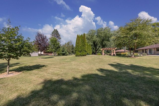 N58W21816 Maclynn DRIVE, Menomonee Falls, WI 53051