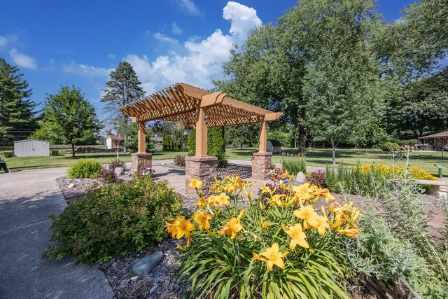 N58W21816 Maclynn DRIVE, Menomonee Falls, WI 53051